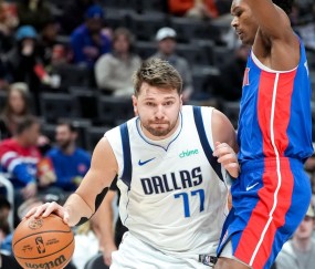 AYX-东契奇连续十场比赛得分超过爆冷，日本队不断突破！比赛高潮迭起的简单介绍