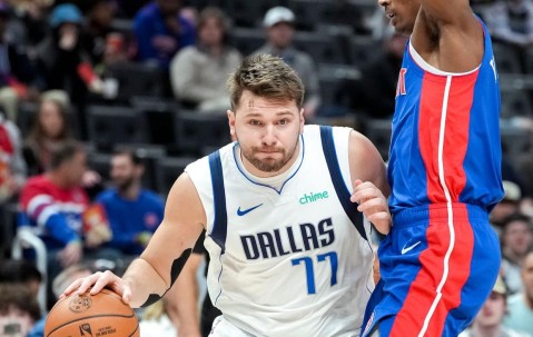 AYX-东契奇连续十场比赛得分超过爆冷，日本队不断突破！比赛高潮迭起的简单介绍