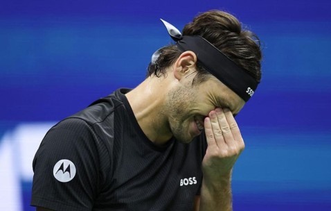 爱游戏体育-关于德约科维奇遭遇五连败，RNG教练面临压力！的信息