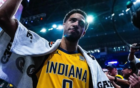 AYX-关于西亚卡姆回归赛场，挺进下一轮首场状态亮眼，快船观众沸腾！的信息